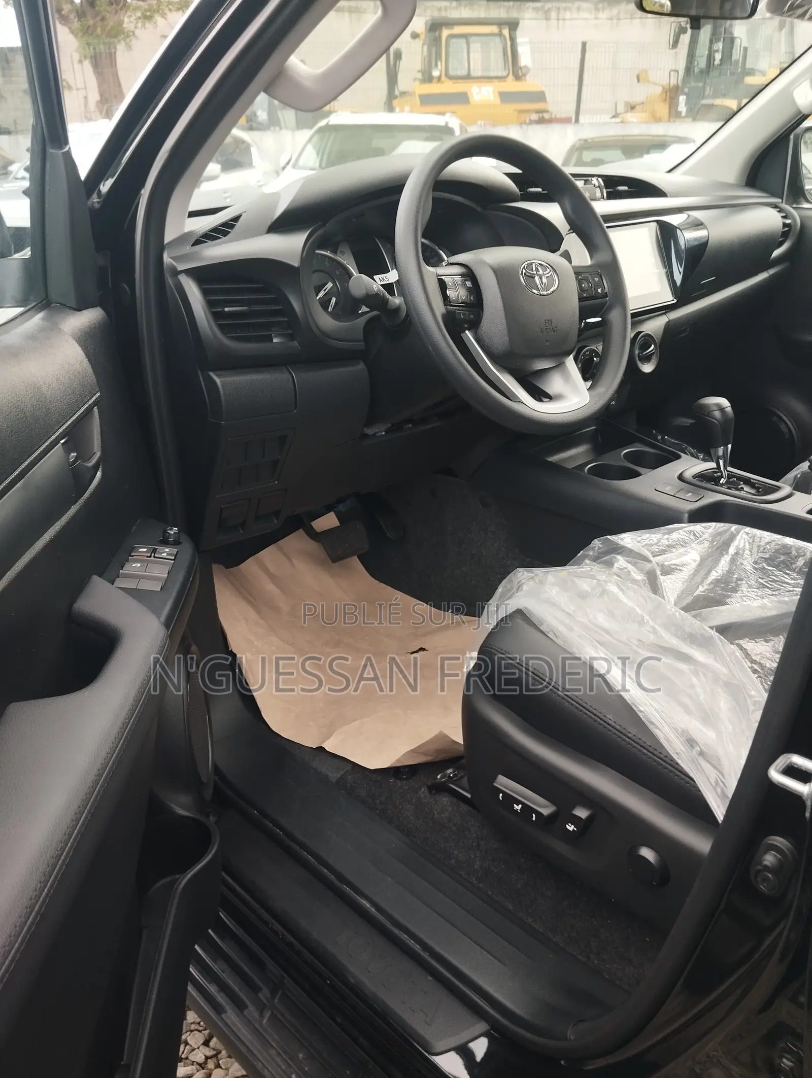 New Toyota Hilux 2025 Black