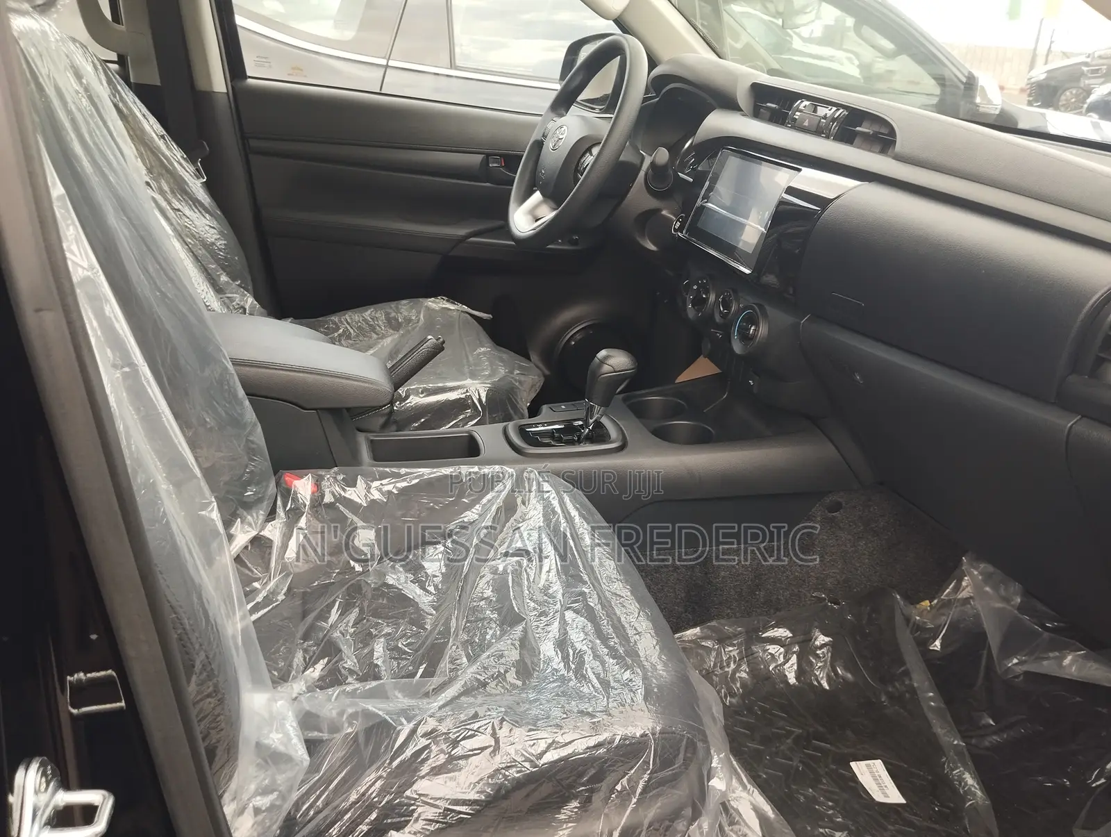 New Toyota Hilux 2025 Black