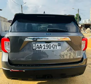 Ford Explorer XLT 4x4 2020 Gris