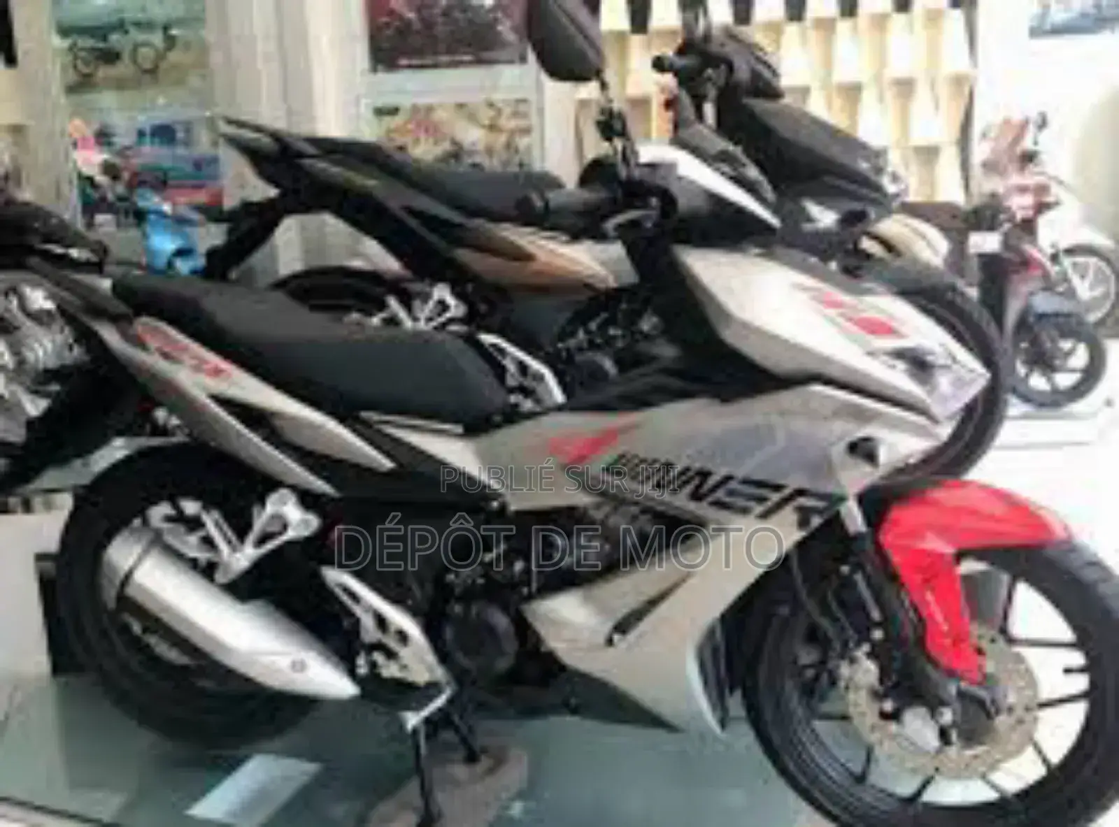 Neuf Yamaha NMAX 155 2024 Gris