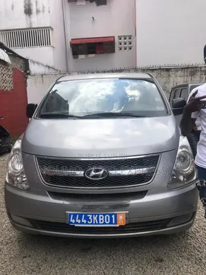 Photo - Hyundai H1 2008 Beige