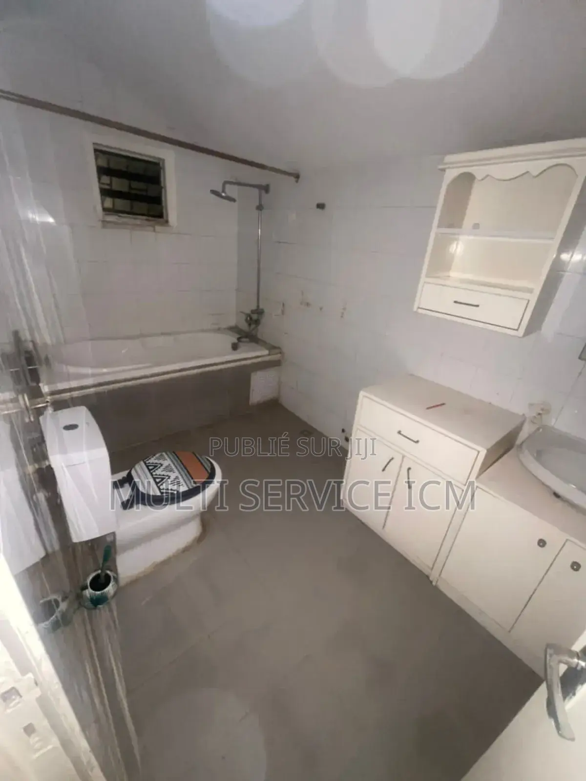 Furnished 8chbre Maison dans Ismaël Coulibaly, Cocody à Vendre