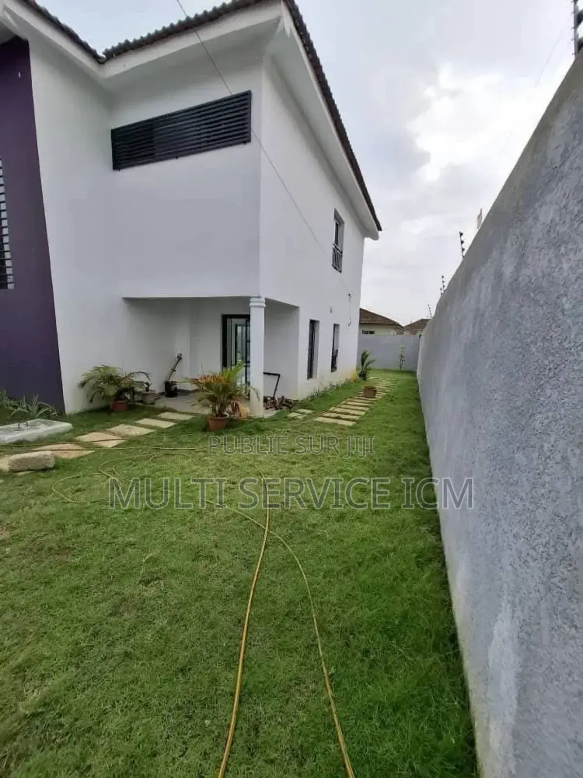 Furnished 6chbre Appartement dans Ismaël Coulibaly, Cocody à Vendre