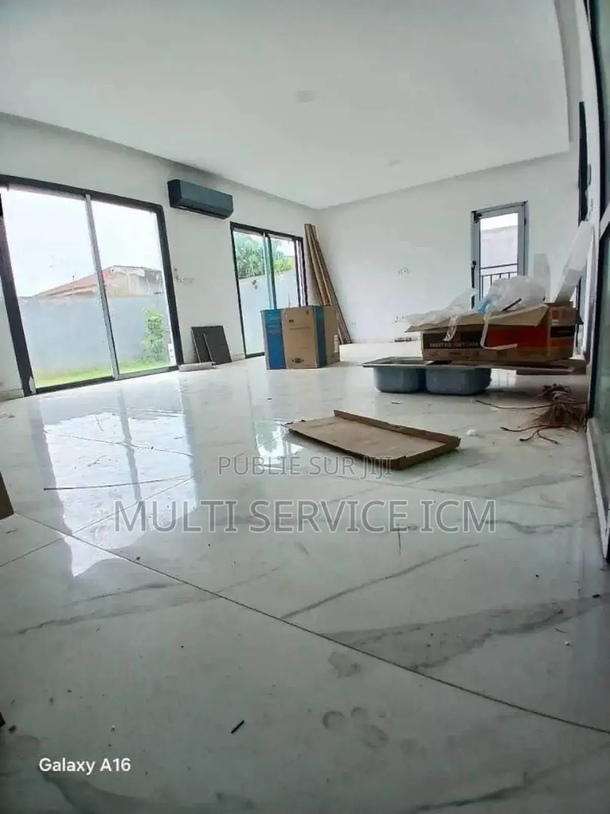 Furnished 6chbre Appartement dans Ismaël Coulibaly, Cocody à Vendre