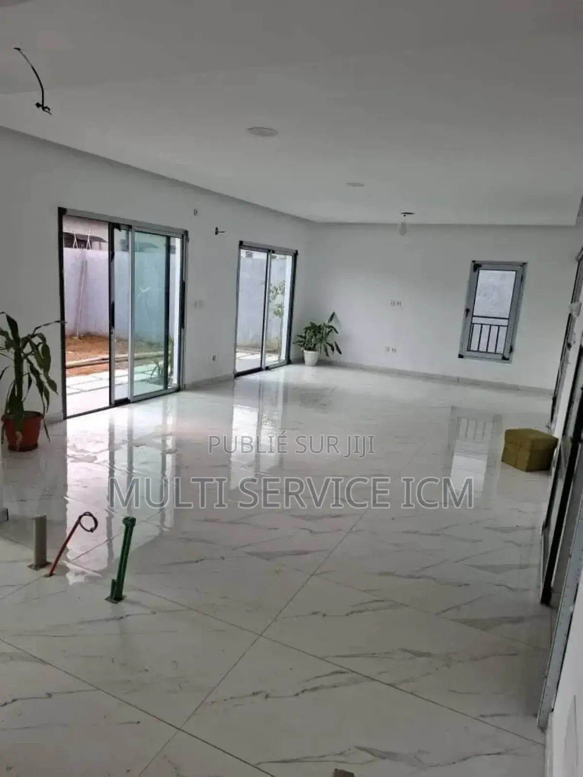 Furnished 6chbre Appartement dans Ismaël Coulibaly, Cocody à Vendre