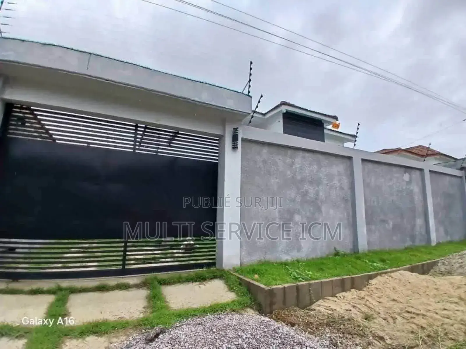 Furnished 6chbre Appartement dans Ismaël Coulibaly, Cocody à Vendre