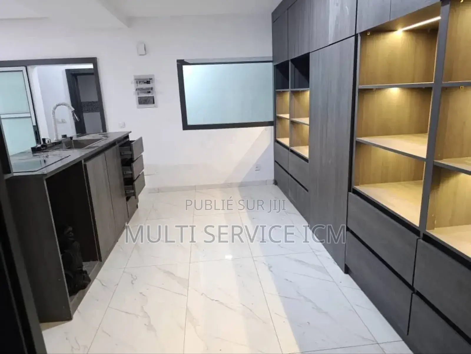 Furnished 6chbre Appartement dans Ismaël Coulibaly, Cocody à Vendre