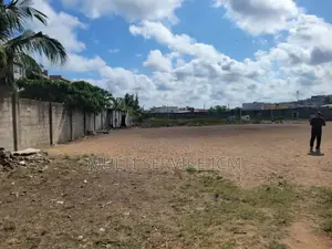 *Terrain Clôturé en Vente* *Abidjan Yopougon Azito Côté Lag