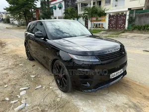 Photo - New Rover 400 2024 Noir