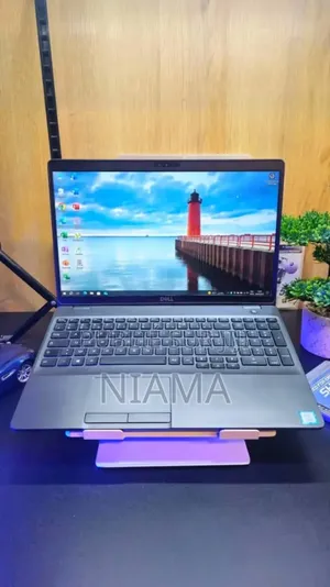 Photo - New Ordinateur Portable Dell Latitude 5400 16GB Intel Core I5 SSD 512GB
