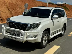 Photo - Toyota Land Cruiser Prado 2014 Blanc