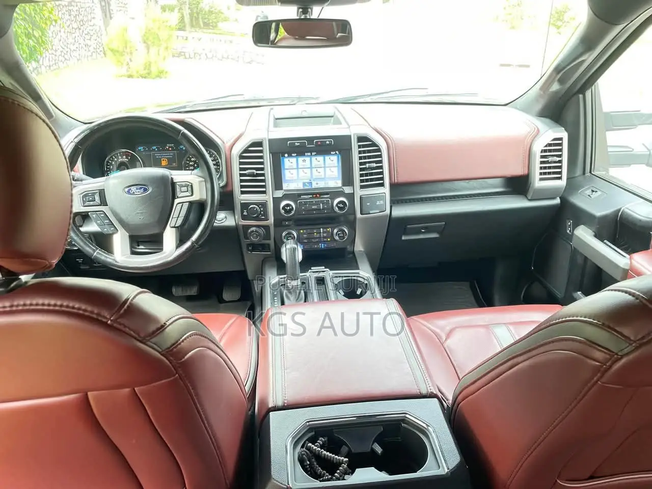 Ford F-150 Platinum 4x2 SuperCrew Cab Styleside 5.5 ft. box 145 in. WB