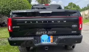 Ford F-150 Platinum 4x2 SuperCrew Cab Styleside 5.5 ft. box 145 in. WB
