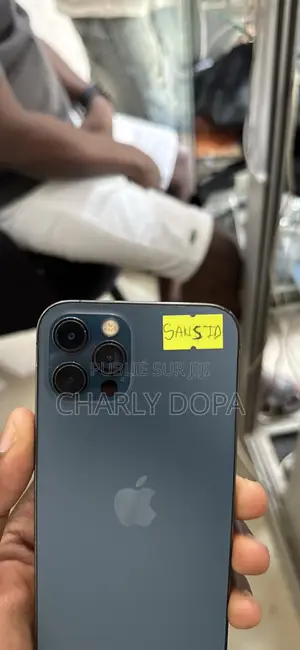 Pomme iPhone 12 Pro 128 GB Bleu