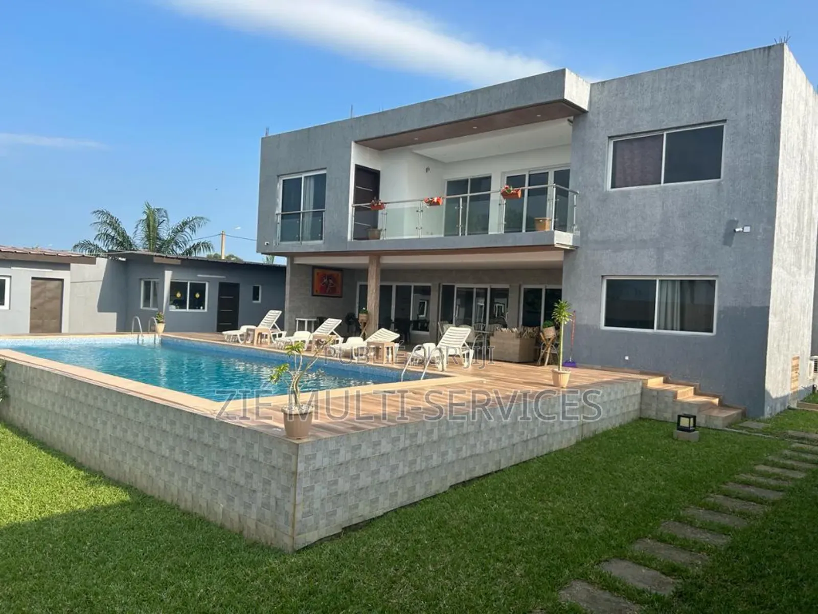 Furnished 7chbre Villa dans Zié Multi-Service, Marcory à Vendre