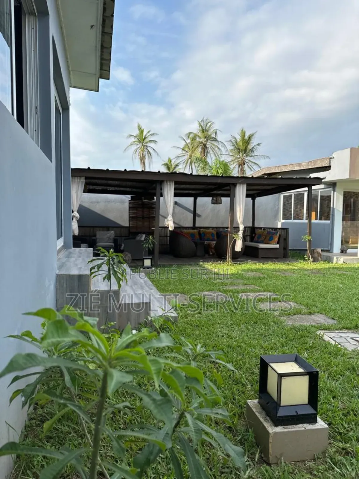 Furnished 7chbre Villa dans Zié Multi-Service, Marcory à Vendre