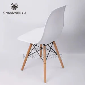 Photo - Chaise Scandinave