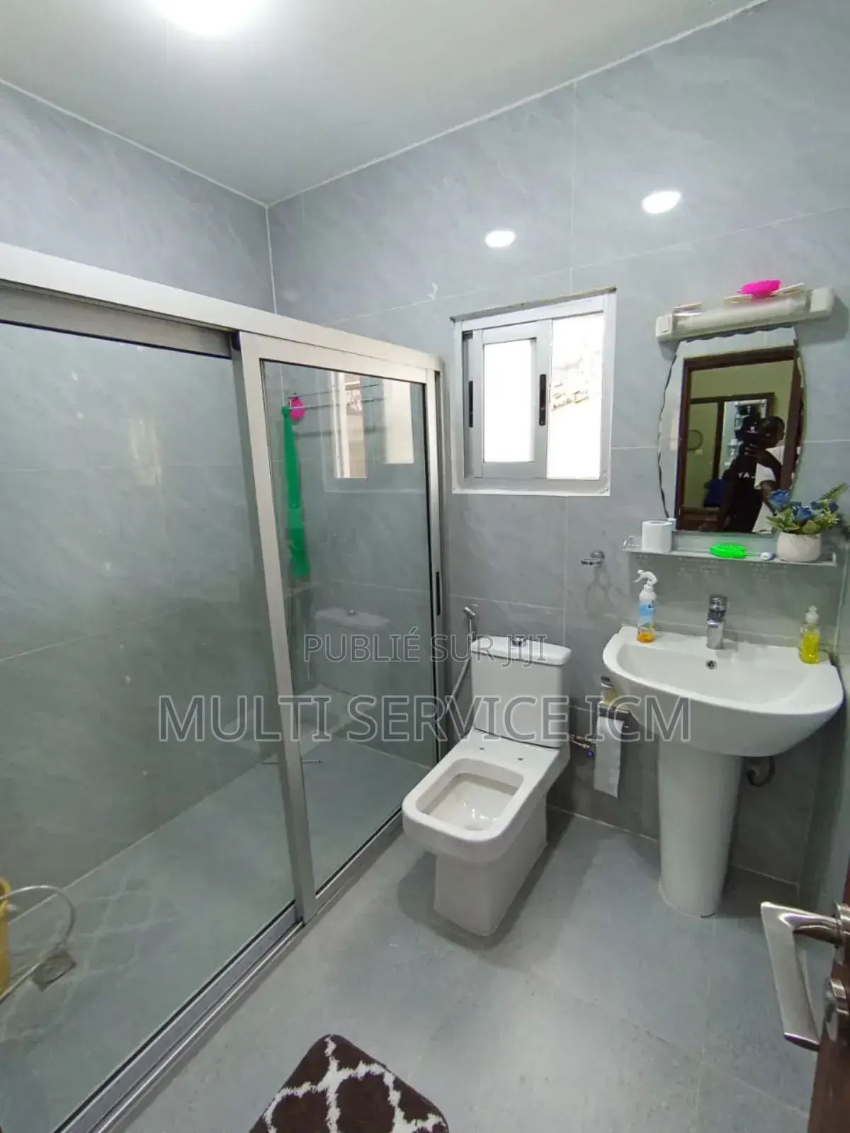 Furnished 3chbre Blocs d'appartements dans Ismaël Coulibaly, Cocody