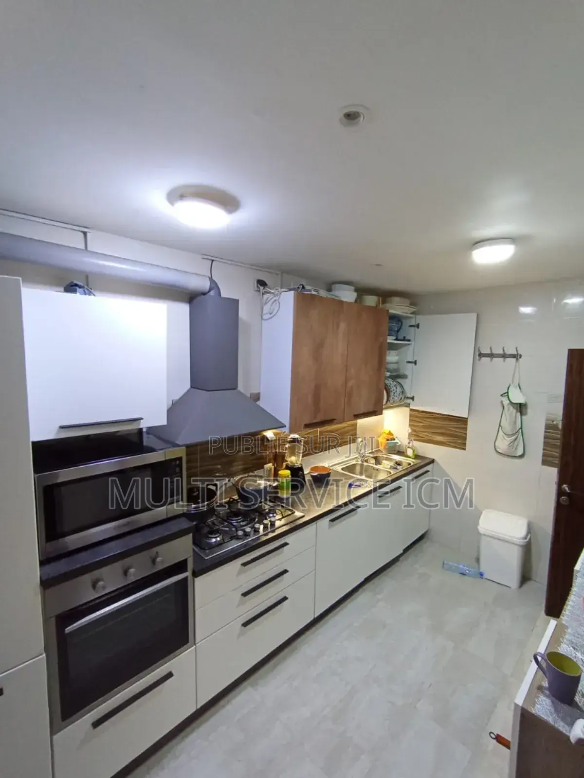 Furnished 3chbre Blocs d'appartements dans Ismaël Coulibaly, Cocody