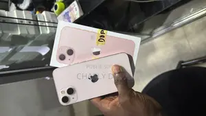 Photo - Apple iPhone 13 128 GB Rose