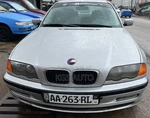 Photo - BMW 318i 2004 Gris