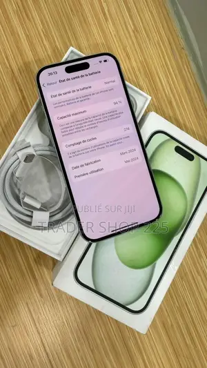 New Pomme iPhone 15 128 GB Vert