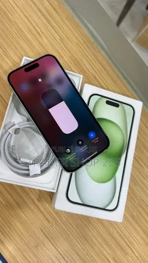 New Pomme iPhone 15 128 GB Vert