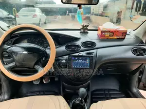 Ford Focus 2001 Gris