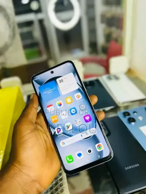 Photo - Itel A80 128 GB Blanc