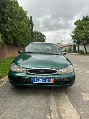 Photo - Ford Focus 2000 Vert