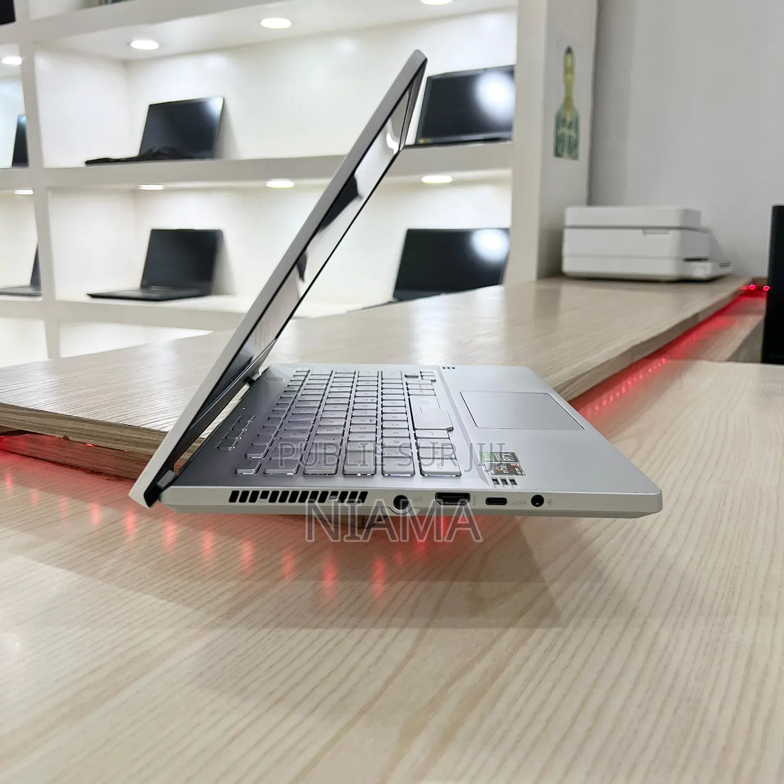 New Asus ROG Zephyrus G14 16GB Intel Core I9 SSD 512GB