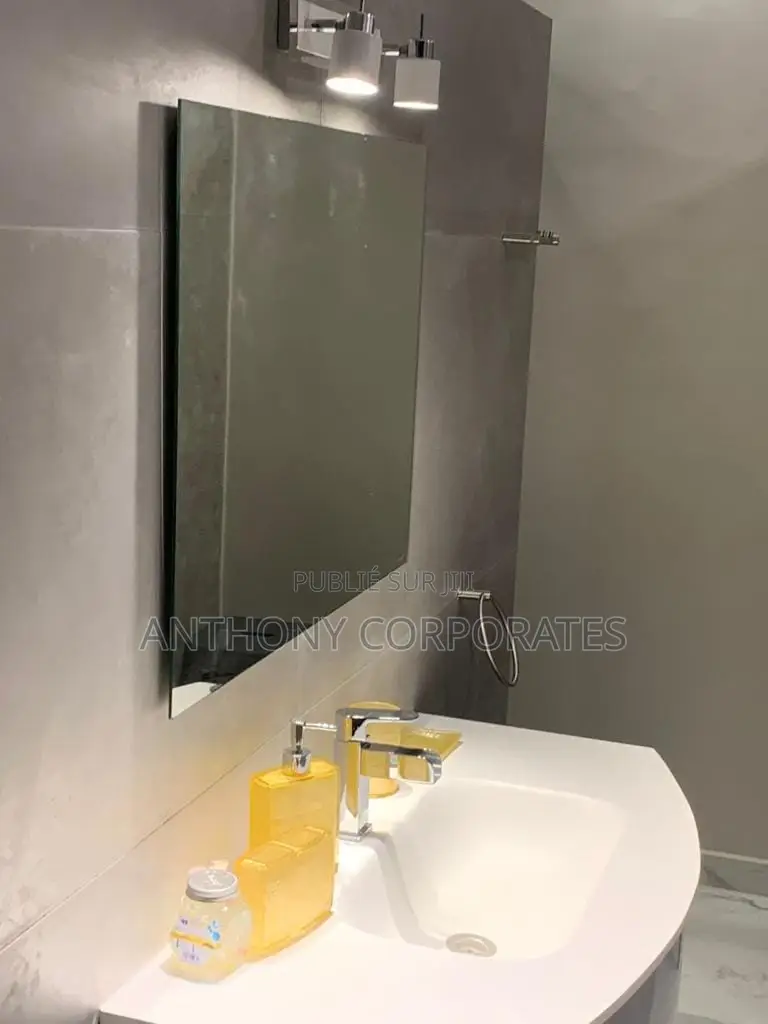 Furnished 1chbre Appartement dans Anthony, Treichville à Louer