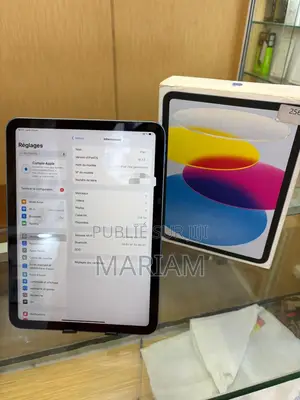 Photo - New Pomme iPad 10.2 (2020) Wi-Fi 256 GO Bleu