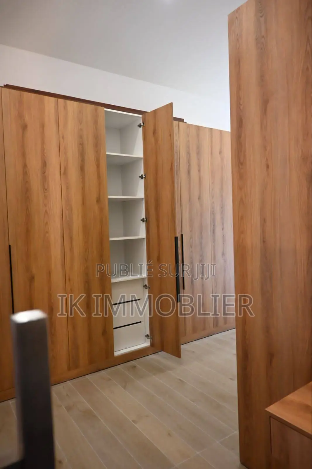 6chbre Villa dans Ik Immobilier, Cocody à Vendre