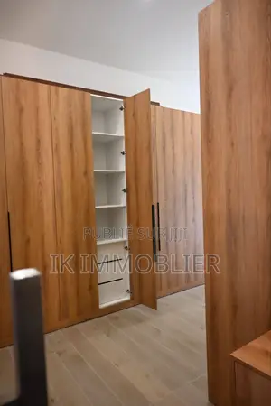 6chbre Villa dans Ik Immobilier, Cocody à Vendre