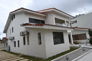 6chbre Villa dans Ik Immobilier, Cocody à Vendre