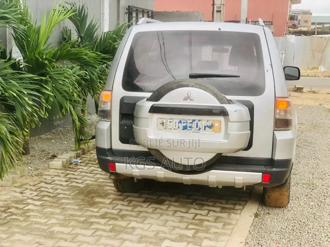 Mitsubishi Pajero 3.2 Di-D 2008 Gris