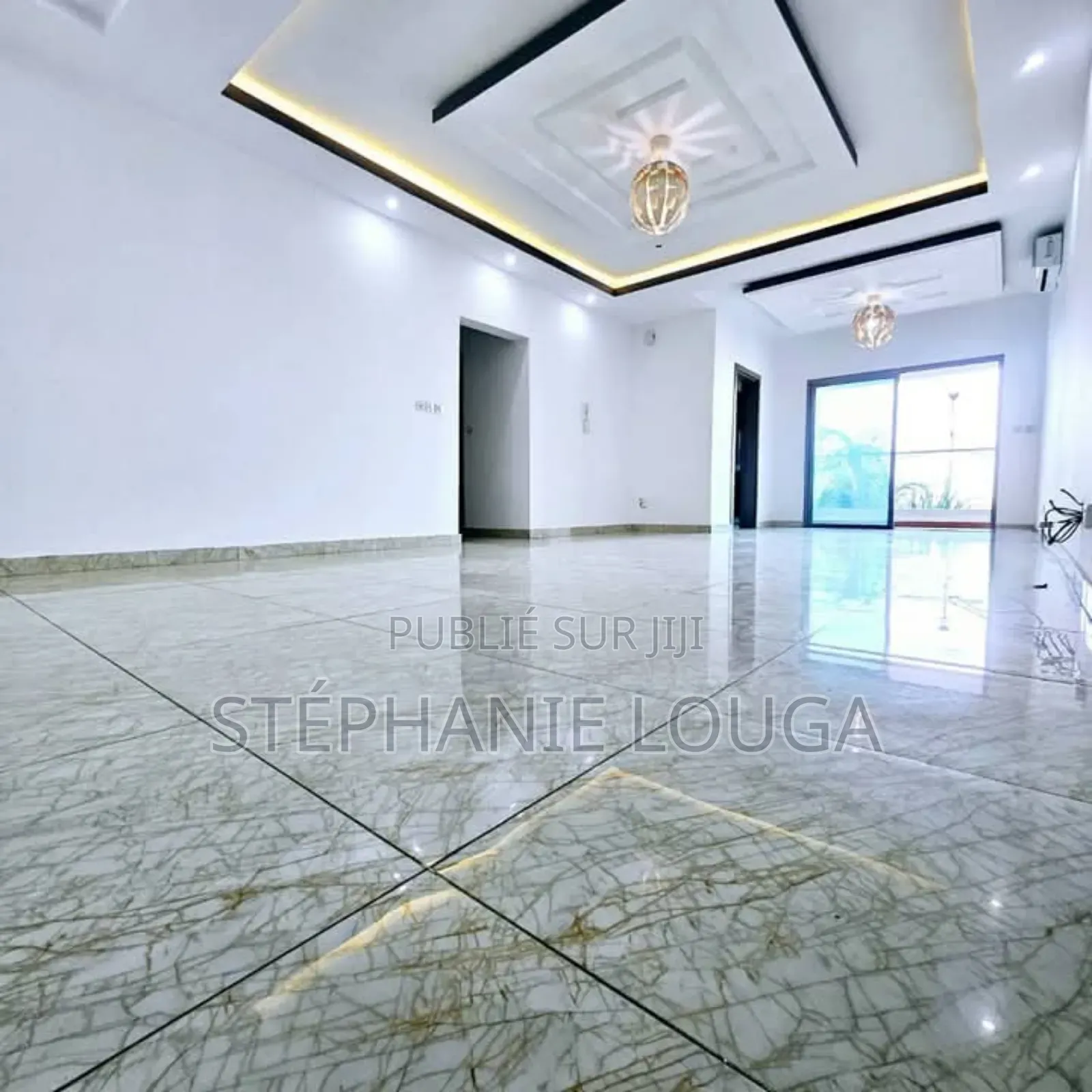 3chbre Appartement dans Abidjan Mall, Cocody à Louer