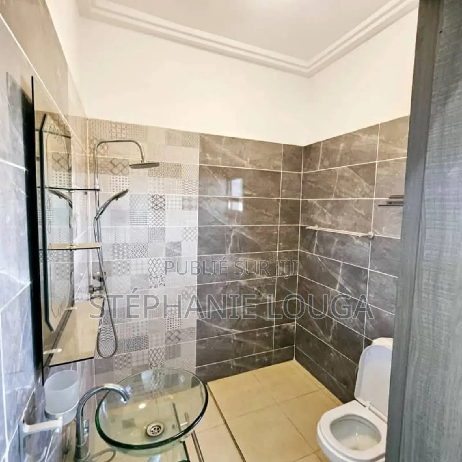 3chbre Appartement dans Abidjan Mall, Cocody à Louer