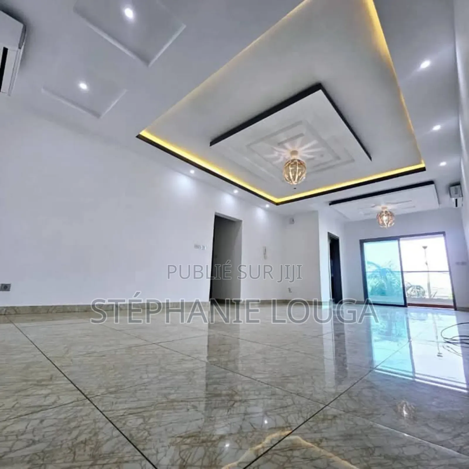 3chbre Appartement dans Abidjan Mall, Cocody à Louer