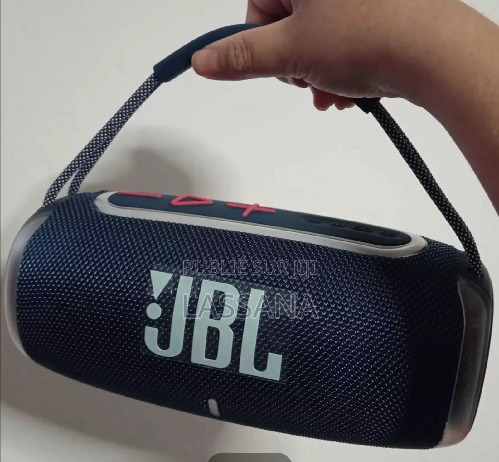 JBL Boombox 680