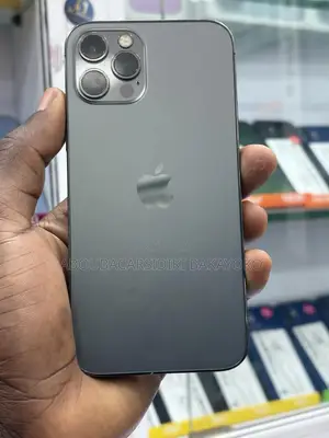 Photo - Pomme iPhone 12 Pro 128 GB Noir