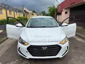 Photo - Hyundai Elantra 2018 Blanc