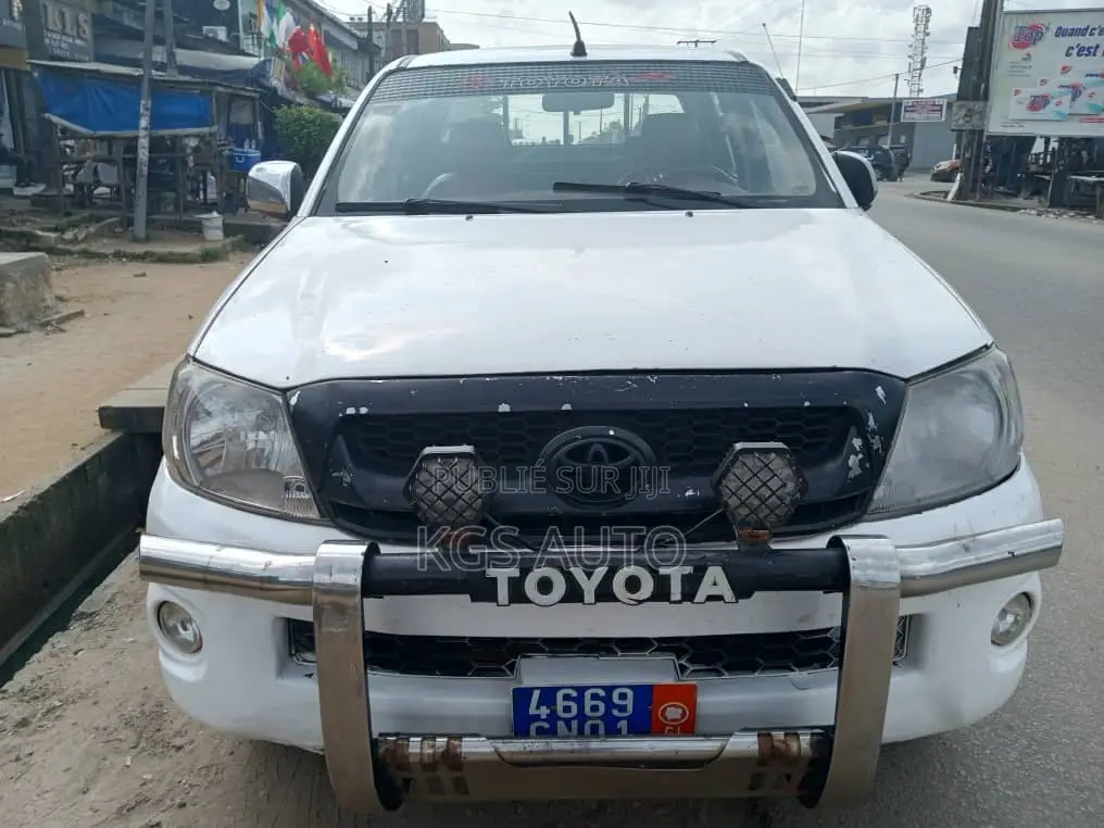 Toyota Hilux 2.5 D-4D 4X4 SRX 2010 Blanc