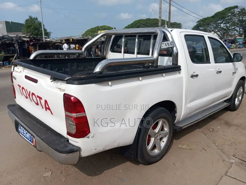 Toyota Hilux 2.5 D-4D 4X4 SRX 2010 Blanc