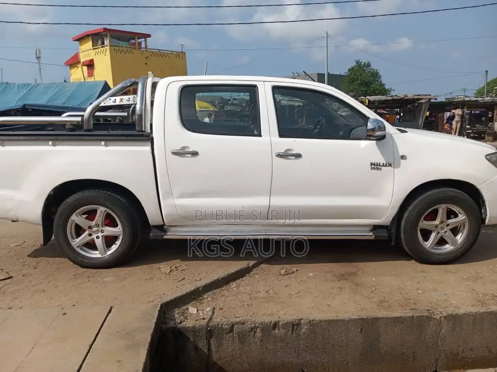 Toyota Hilux 2.5 D-4D 4X4 SRX 2010 Blanc