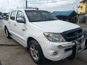Toyota Hilux 2.5 D-4D 4X4 SRX 2010 Blanc