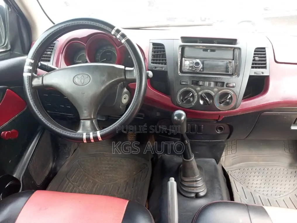 Toyota Hilux 2.5 D-4D 4X4 SRX 2010 Blanc