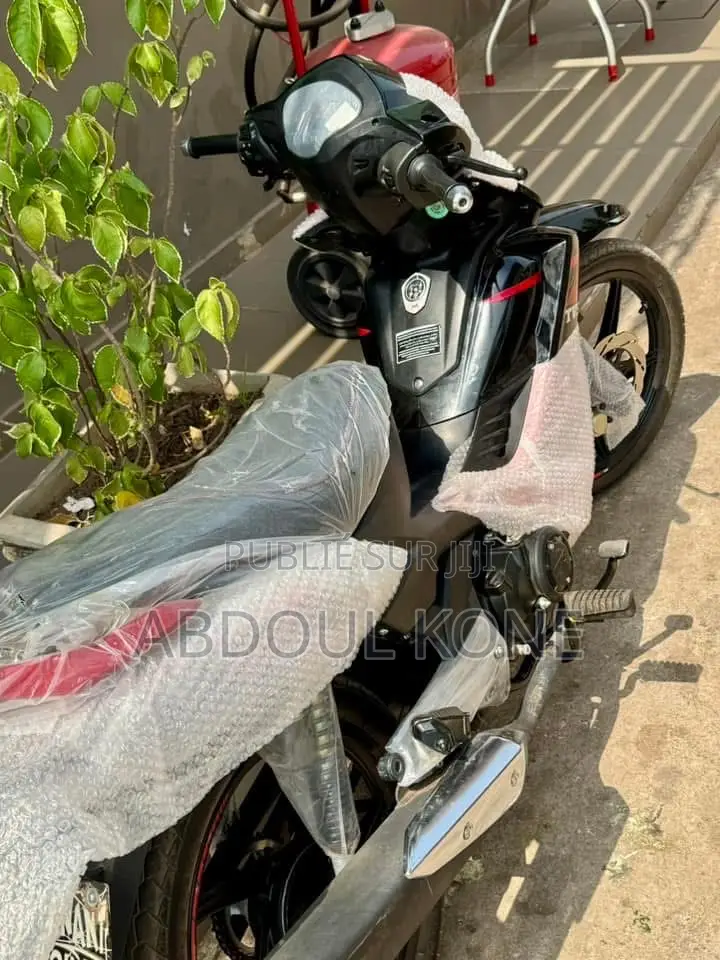 Neuf TVS HLX 125 2023 Rouge