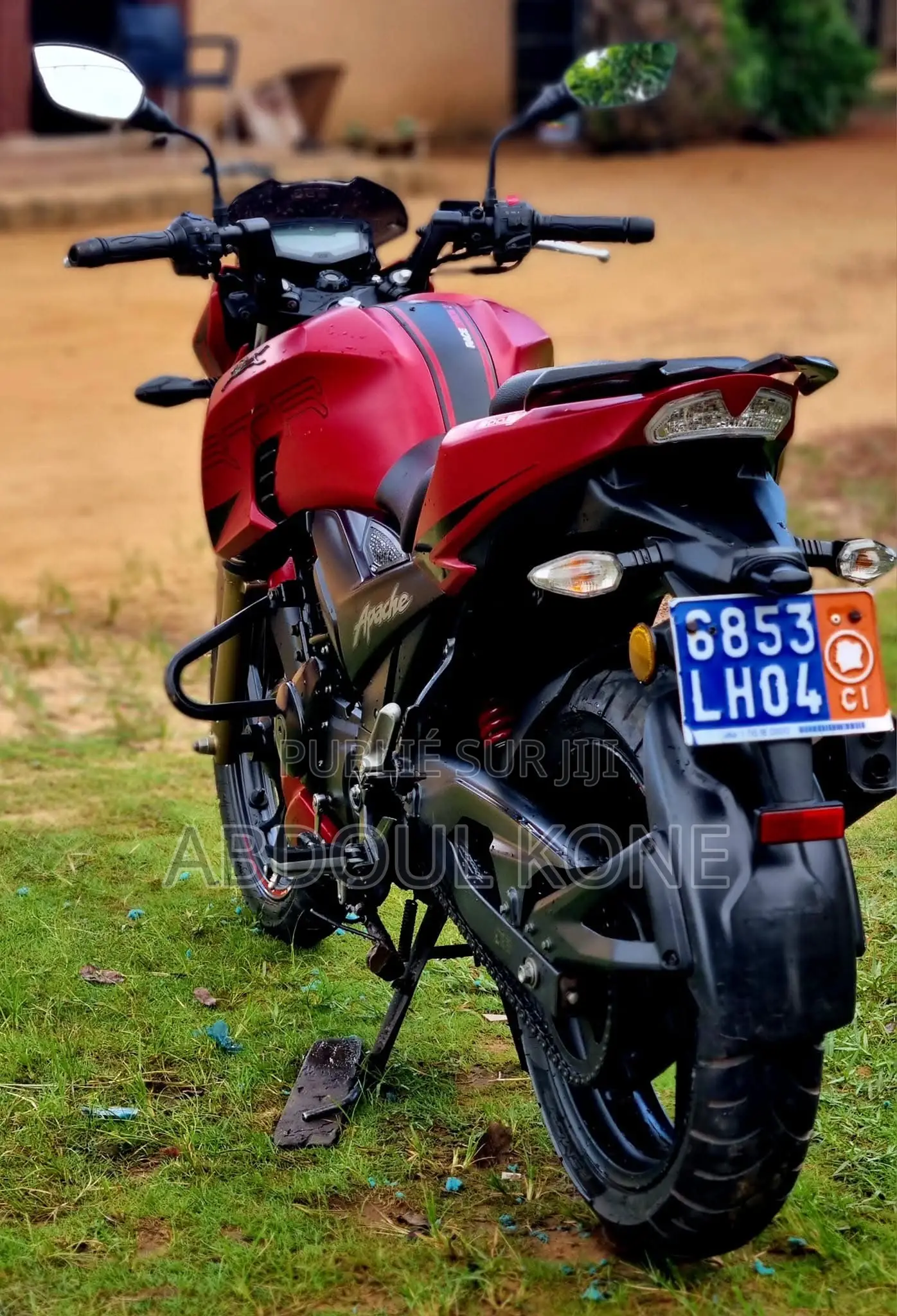 Neuf TVS Apache 180 RTR 2025 Rouge